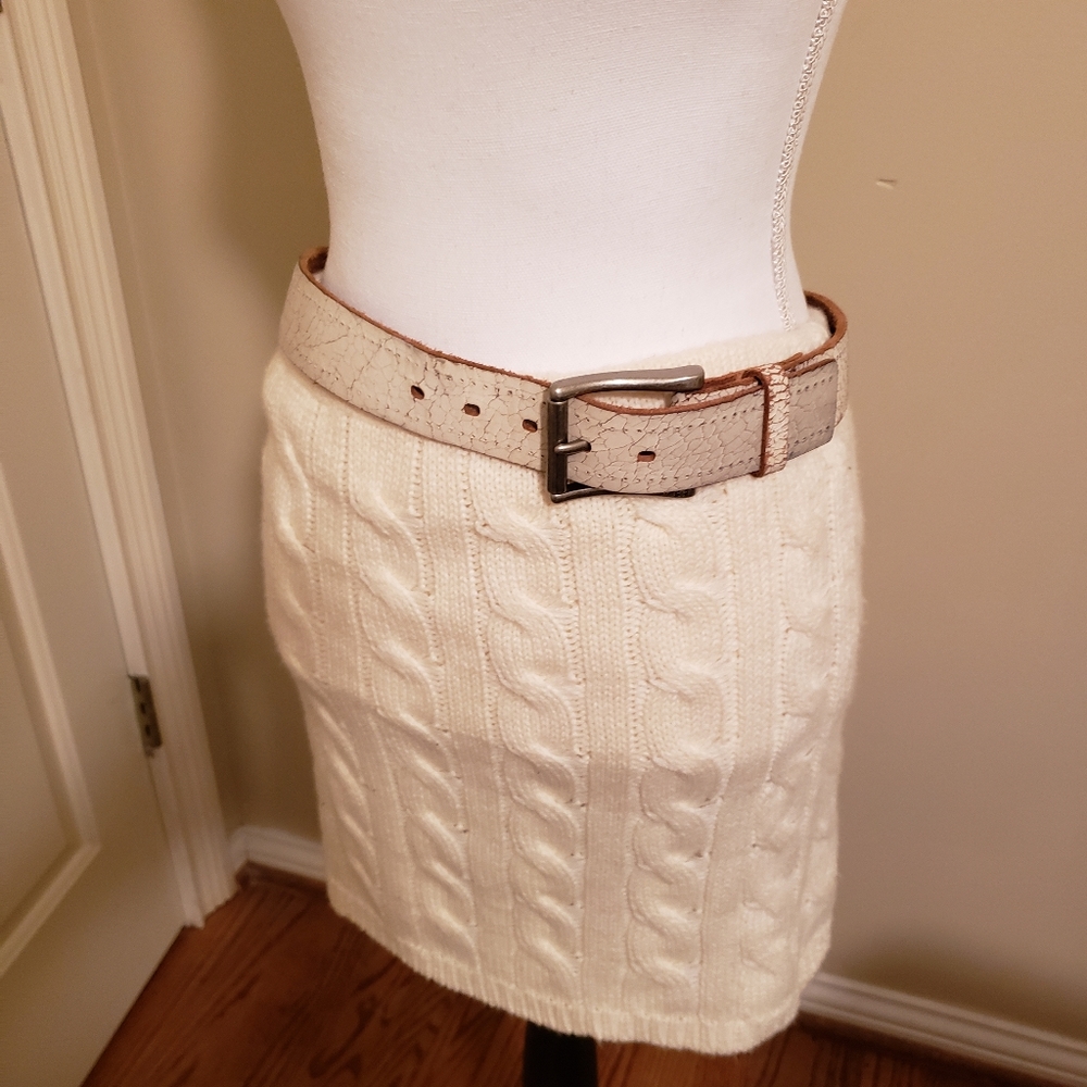 Chadwicks brand  Machine knitted skirt.